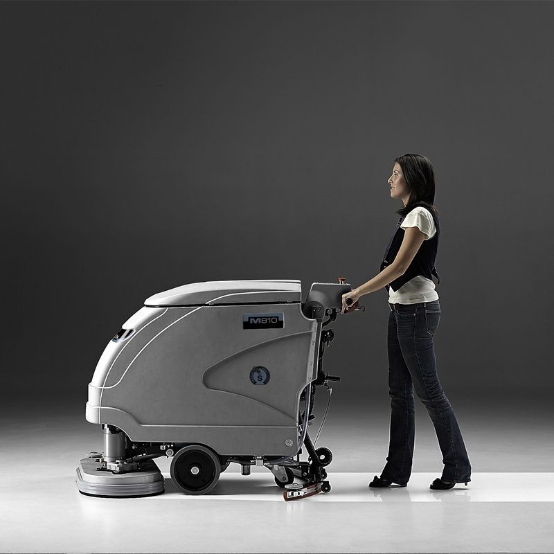 Fregadora tracción asistida electrónicamente conductor de pie M810 TRAC M - Imagen 7